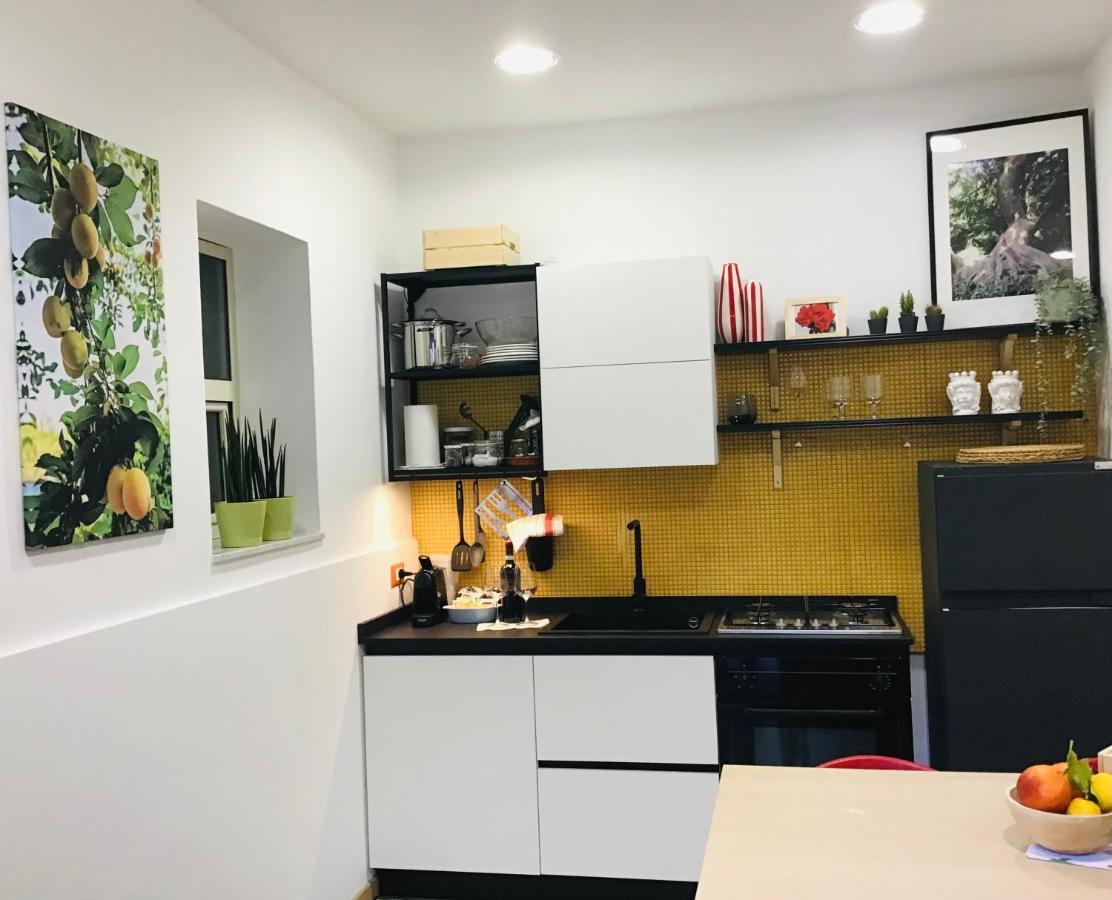 Lavica Di Mezzo Apartments Catania Kültér fotó